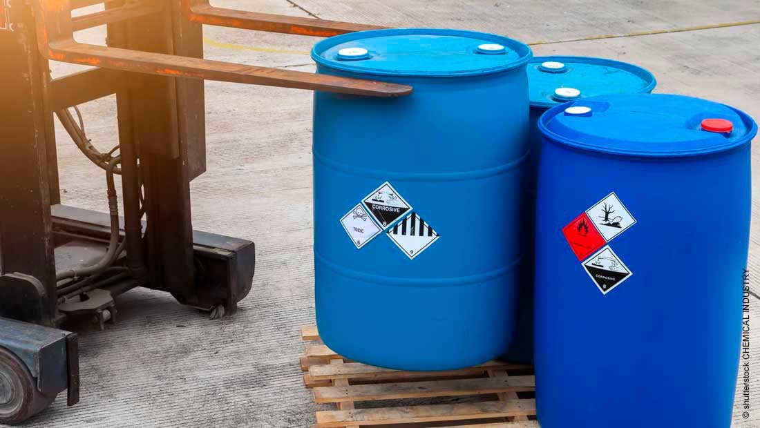 chemical-hazard-on-container-shutterstock_mit_©_chemical_industry_2222823995_1100x620px_230828
