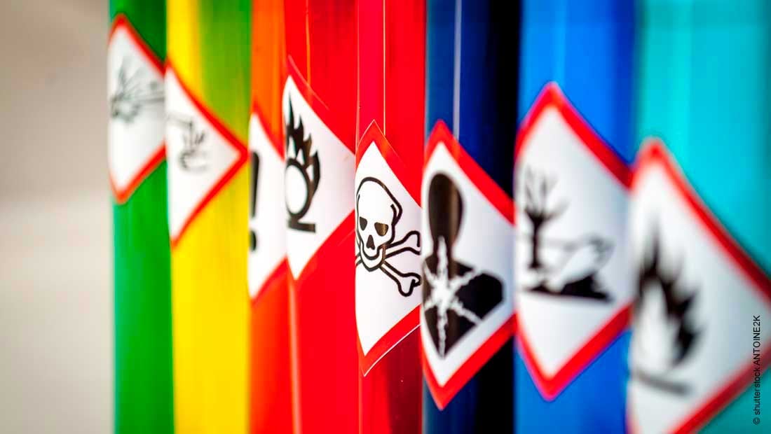 chemical-hazard-pictograms_shutterstock_mit_©_Antoine2K_418194475_1100x620px_230828