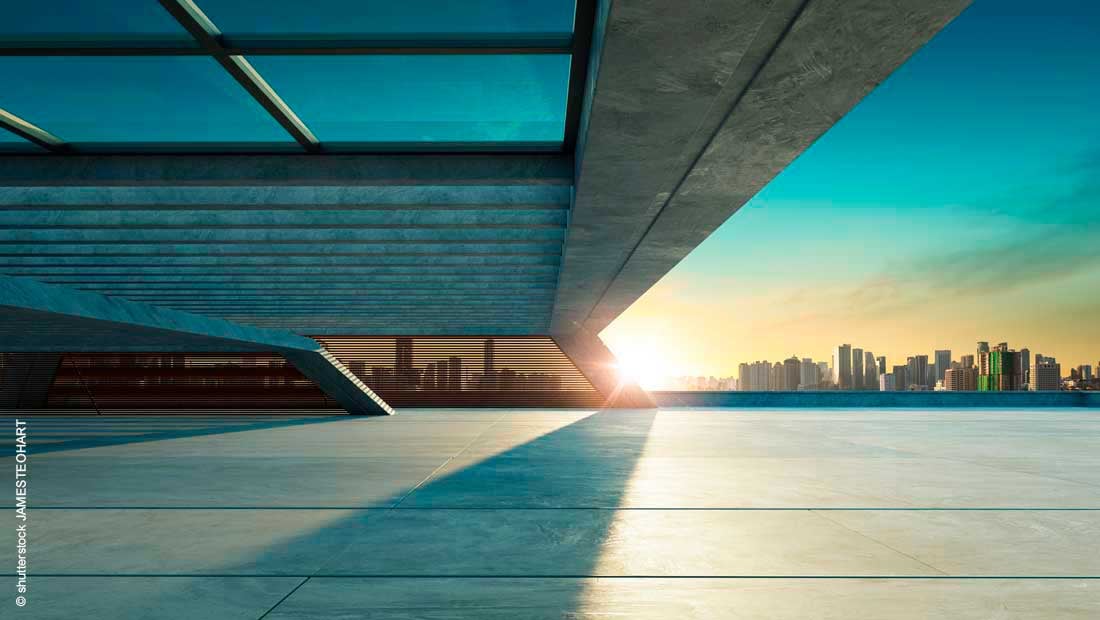 modern-rooftop-building-with-sunset-cityscape_shutterstock_mit_©_jamesteohart_1912793047_1100x620px_220815